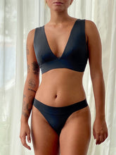Carregar imagem no visualizador da galeria, Biquíni Santorini Cinza Chumbo UV50+