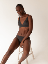 Carregar imagem no visualizador da galeria, Biquíni Santorini Cinza Chumbo UV50+ - panou.br