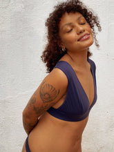 Carregar imagem no visualizador da galeria, Biquíni Santorini Marinho UV50+ - panou.br