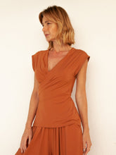 Carregar imagem no visualizador da galeria, Blusa Cachecouer Amsterdã UV+50 Marrom Camelo - panou.br