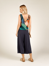 Carregar imagem no visualizador da galeria, Blusa Regata Isla Alvorada - panou.br