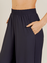 Carregar imagem no visualizador da galeria, Calça Berlim Azul Marinho UV50+ - panou.br