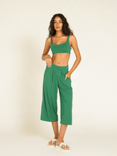 Carregar imagem no visualizador da galeria, Calça Pantacourt St Tropez Verde Bandeira UV +50 - panou.br