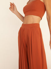 Carregar imagem no visualizador da galeria, Calça Pantalona Budapeste Marrom Camelo UV +50 - panou.br