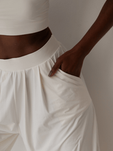 Carregar imagem no visualizador da galeria, Calça Pantalona Budapeste Off White UV 50+ - panou.br