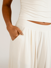 Carregar imagem no visualizador da galeria, Calça Pantalona Budapeste Off White UV 50+ - panou.br