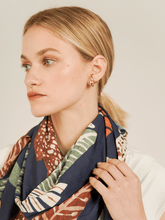 Carregar imagem no visualizador da galeria, Lenço Mistérios da Noite - panou.br