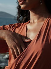 Carregar imagem no visualizador da galeria, Macacão Phuket Marrom Camelo UV +50 - panou.br