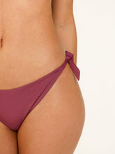 Carregar imagem no visualizador da galeria, Parte de Baixo Biquíni Menorca Roxo Marsala UV 50+ - panou.br