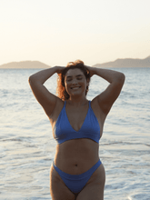Carregar imagem no visualizador da galeria, Parte de Baixo Biquíni Santorini Azul Cobalto UV 50+ - panou.br