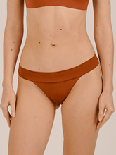 Carregar imagem no visualizador da galeria, Parte de Baixo Biquíni Santorini Marrom Camelo UV 50+ - panou.br