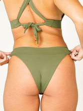 Carregar imagem no visualizador da galeria, Parte de Baixo Biquíni Santorini Verde Alcaparra UV 50+ - panou.br
