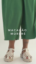 Carregar e reproduzir vídeo no visualizador da galeria, Macacão Moreré Verde Bandeira UV +50