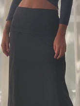 Carregar e reproduzir vídeo no visualizador da galeria, Saia Paris Preta UV 50+