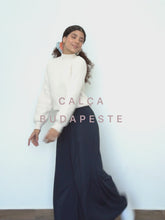 Carregar e reproduzir vídeo no visualizador da galeria, Calça Pantalona Budapeste Marrom Camelo UV +50