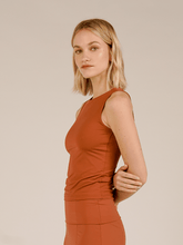 Carregar imagem no visualizador da galeria, Regata Juquey Marrom Camelo UV 50+ - panou.br