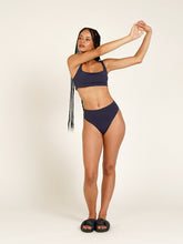 Carregar imagem no visualizador da galeria, Top Biquíni Fiji Azul Marinho UV 50+ - panou.br
