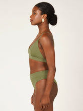 Carregar imagem no visualizador da galeria, Top Biquíni Galápagos Verde Alcaparra UV 50+ - panou.br