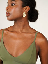 Carregar imagem no visualizador da galeria, Top Biquíni Galápagos Verde Alcaparra UV 50+ - panou.br