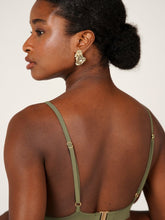 Carregar imagem no visualizador da galeria, Top Biquíni Galápagos Verde Alcaparra UV 50+ - panou.br