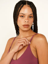 Carregar imagem no visualizador da galeria, Top Biquíni Menorca Roxo Marsala 50+ UV - panou.br