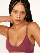 Carregar imagem no visualizador da galeria, Top Biquíni Menorca Roxo Marsala 50+ UV - panou.br