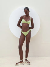 Carregar imagem no visualizador da galeria, Top Biquíni Menorca Verde Oliva 50+ UV - panou.br