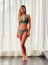 Carregar imagem no visualizador da galeria, Top Biquíni Santorini Verde Alcaparra UV50+ - panou.br