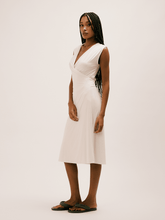 Carregar imagem no visualizador da galeria, Vestido Cachecouer Tóquio Off White UV 50+ - panou.br