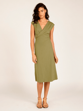 Carregar imagem no visualizador da galeria, Vestido Cachecouer Tóquio Verde Alcaparra UV 50+ - panou.br