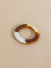 Carregar imagem no visualizador da galeria, Argola rajada clara e escura - panou.br