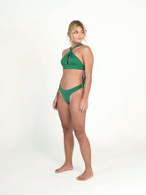Carregar imagem no visualizador da galeria, Biquíni Santorini Verde Bandeira UV50+,Parte de Baixo que não aperta e Top com decote em V e Alça Versátil - panou.br