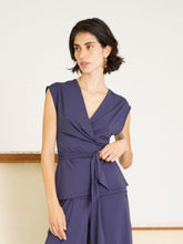 Carregar imagem no visualizador da galeria, Blusa Amsterdã UV +50 Marinho - panou.br