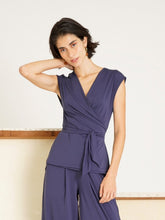 Carregar imagem no visualizador da galeria, Blusa Amsterdã UV +50 Marinho - panou.br