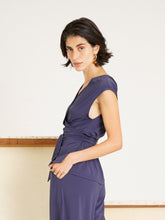 Carregar imagem no visualizador da galeria, Blusa Amsterdã UV +50 Marinho - panou.br