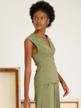 Carregar imagem no visualizador da galeria, Blusa Amsterdã UV +50 Verde - panou.br