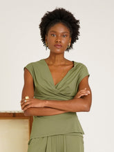 Carregar imagem no visualizador da galeria, Blusa Amsterdã UV +50 Verde - panou.br