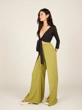 Carregar imagem no visualizador da galeria, Blusa Cachecouer Moscou UV +50 Preta - panou.br