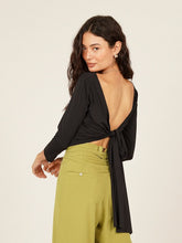 Carregar imagem no visualizador da galeria, Blusa Cachecouer Moscou UV +50 Preta - panou.br