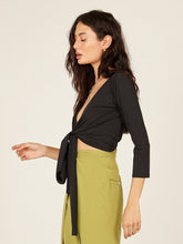 Carregar imagem no visualizador da galeria, Blusa Cachecouer Moscou UV +50 Preta - panou.br