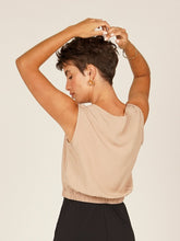 Carregar imagem no visualizador da galeria, Blusa Japaratinga - Caqui - panou.br