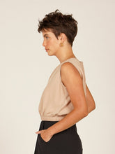 Carregar imagem no visualizador da galeria, Blusa Japaratinga - Caqui - panou.br