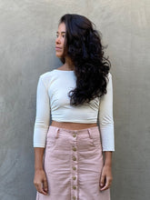 Carregar imagem no visualizador da galeria, Blusa Moscou UV +50 Off White - panou.br