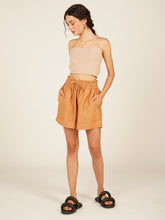Carregar imagem no visualizador da galeria, Blusa Top Geribá - Caqui - panou.br