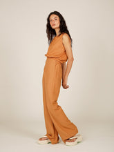 Carregar imagem no visualizador da galeria, Calça Atins - Camelo - panou.br