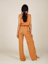 Carregar imagem no visualizador da galeria, Calça Atins - Camelo - panou.br