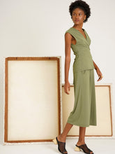 Carregar imagem no visualizador da galeria, Calça Pantacourt St Tropez - Verde Cerrado UV +50 - panou.br