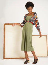 Carregar imagem no visualizador da galeria, Calça Pantacourt St Tropez - Verde Cerrado UV +50 - panou.br