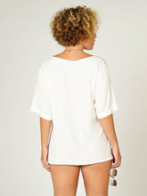 Carregar imagem no visualizador da galeria, Camiseta Feminina Algarve Off White - panou.br
