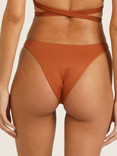 Carregar imagem no visualizador da galeria, Parte de Baixo Biquíni Canárias Marrom Camelo UV50+ - panou.br